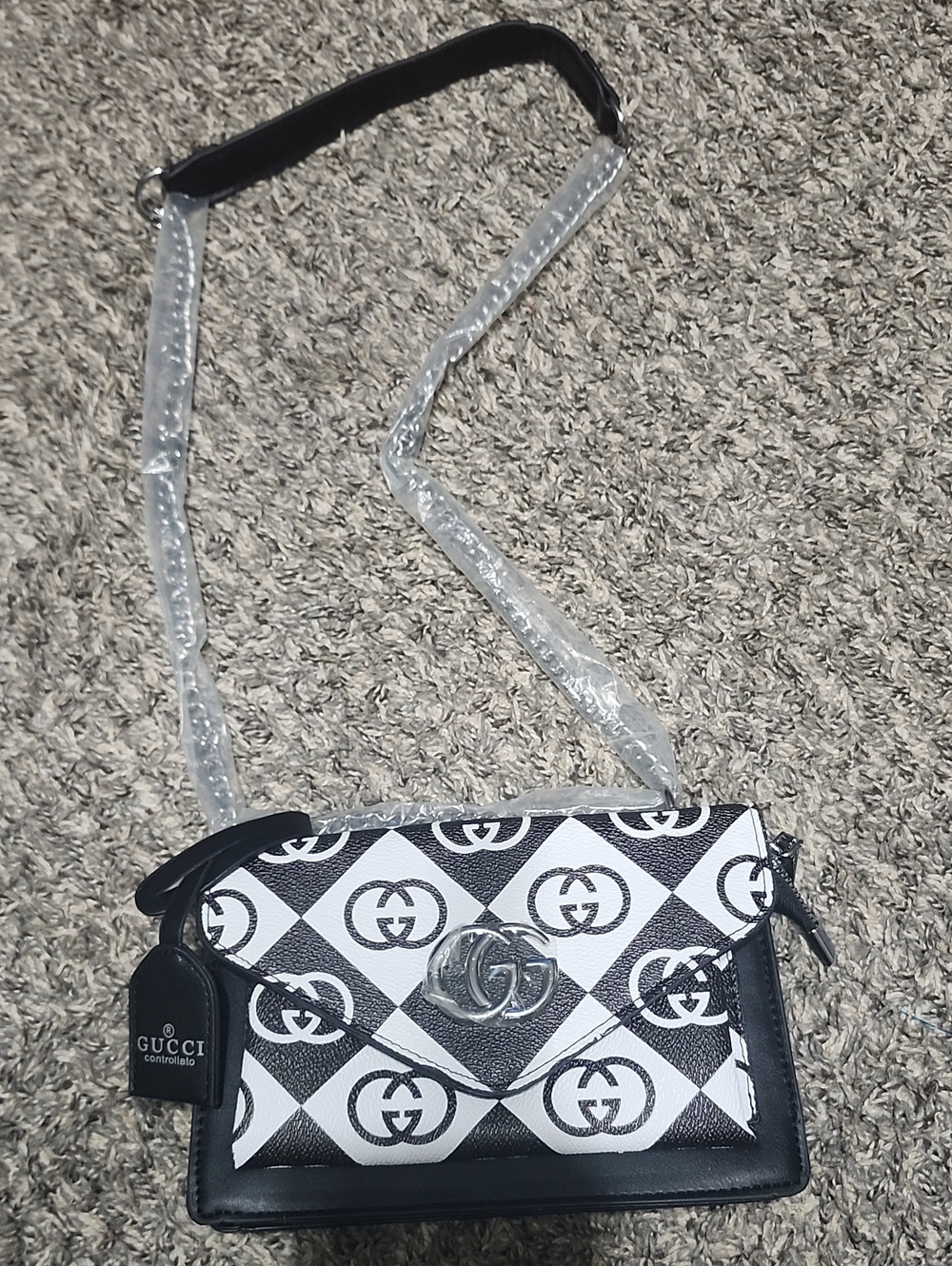 Gucci Black & White GG Diamond-Print Leather Crossbody